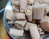 A picture of step 5 of Lotus roots with mirchi.