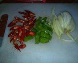 Foto langkah ke 3 dari resep Kerang campur saus padang.