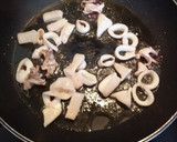 Foto del paso 1 de la receta: Corvina con salteado de chipirones