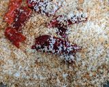 A picture of step 1 of Garlic coconut chutney.