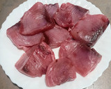 Foto del paso 1 de la receta: Bonito encebollado al pimentón
