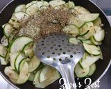A picture of step 2 of Green Zucchini Fry.