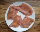 Sajttal töltött pulykamell krumplipürével és tejfölös salátával recept fázis 5 fotója