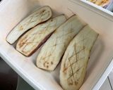 Une image de l'étape 5 de Aubergines graffiti et oignon sauce teriyaki à la plancha.