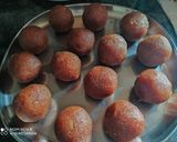 A picture of step 4 of Coconut laddus.