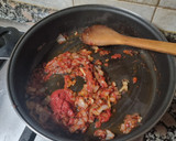 Foto del paso 2 de la receta: Garbanzos guisados con secreto ibérico al gorgonzola