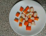 Foto del paso 4 de la receta Ensalada de cogollos, pollo y cangrejo con salsa César
