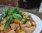 Foto langkah ke 4 dari resep Ayam & Tahu Tumis Kemangi.