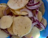 Foto del paso 1 de la receta: Papas en caja tetra!!..ideal para acompañar un asadito!!