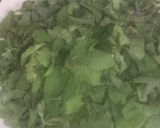 A picture of step 1 of Pudina Raita.