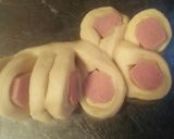 Foto langkah ke 5 dari resep Caterpillar Bread (Roti Sosis).