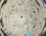 Foto del paso 3 de la receta: Budín de Dulce de Leche con Chocolate y Pasas