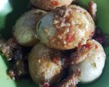 Foto langkah ke 4 dari resep Sambel goreng telur.