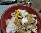 Foto langkah ke 2 dari resep Ayam Goreng Ketumbar Bawang Putih.