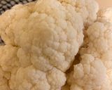 Foto langkah ke 1 dari resep Cheesy Cauliflower Snacks (Cemilan Bunga Kol Keju) Rendah Karbohidrat.