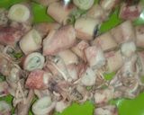 Foto langkah ke 2 dari resep Tumis Cumi Asin dan Tahun pedas.