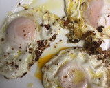Foto del paso 4 de la receta: 124. Huevos rotos con jamón (principal carne)