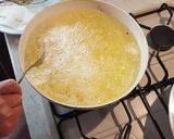 Foto del passaggio 4 della ricetta Le frittelle di nonna Laura