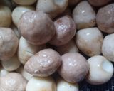 Foto langkah ke 1 dari resep Pindang Telur Puyuh Kecap+Bakso.
