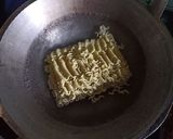 Foto langkah ke 1 dari resep Sandwich Mie Goreng.