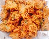 A picture of step 4 of Crispy crunchy alu pakoray.