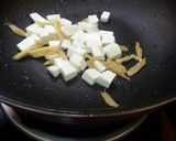 A picture of step 1 of White Chana chaat.