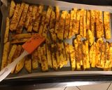 Une image de l'étape 4 de Frites de céleri rave aux épices et miel.
