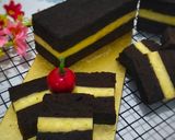 Foto langkah ke 8 dari resep Brownies Kukus Lapis Keju.