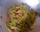 Foto langkah ke 4 dari resep Tumis labu siam pedas manis.