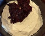 Hình bước làm 7 của món Giỏ hoa sinh nhật từ chocolate (The cake is all chocolate.)
