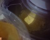 Foto langkah ke 3 dari resep Classic (Vanilla) Cupcake.
