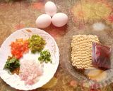 ম্যাগী অমলেট (maggie omelette recipe in bengali) রেসিপি ধাপ - 1 ছবি
