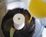 A picture of step 2 of Vickys Easter Creme Egg Cheesecake GF DF EF SF NF Vegan.