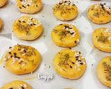 Foto langkah ke 3 dari resep Garlic Cheese Cookies.