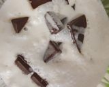 A picture of step 3 of 5 minutes chocolate non bake pie.