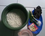 Foto langkah ke 1 dari resep Lontong isi oncom magi com.