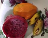 Foto langkah ke 1 dari resep Smoothies Naga Mangga Pisang.