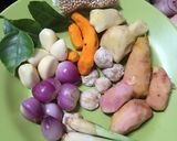Foto langkah ke 2 dari resep Ayam ungkep lengkuas.