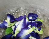 Foto langkah ke 1 dari resep Es Kopi Susu Bunga Telang.