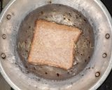 Foto langkah ke 4 dari resep Prawn Toast.
