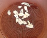 Foto del paso 6 de la receta Rape en salsa de frutos secos