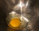 A picture of step 1 of Tomatoes Fried with Egg and Cheese Noodles.