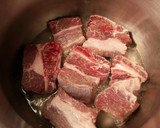 Foto del paso 3 de la receta: Costillar de ternera con champiñones a las siete especias libanesas