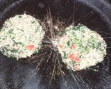 Foto del paso 4 de la receta: Hamburguesas veggies de espinaca y quinoa con puré de papas 🍔