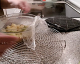 Foto del paso 10 de la receta: Patatas a lo Pobre con Champiñones (en el microondas)