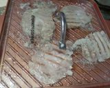 Foto del paso 2 de la receta: Bifes de Bondiola de Cerdo con fritas