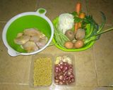 Foto langkah ke 1 dari resep Sup Ayam Sayur Komplit.
