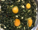 Foto del paso 3 de la receta: Tarta de espinacas y acelga con huevos estrellados