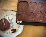 Foto del paso 2 de la receta: Huevos de Pascua decorados con Lacasitos
