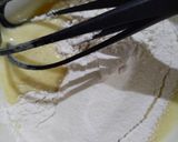 Foto langkah ke 3 dari resep Bolu Pisang Kukus No Mixer.